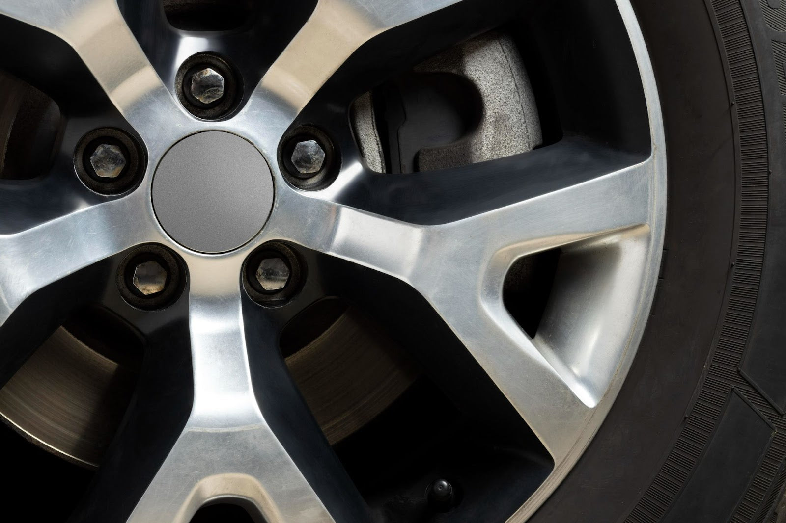how to measure 5 lug bolt pattern